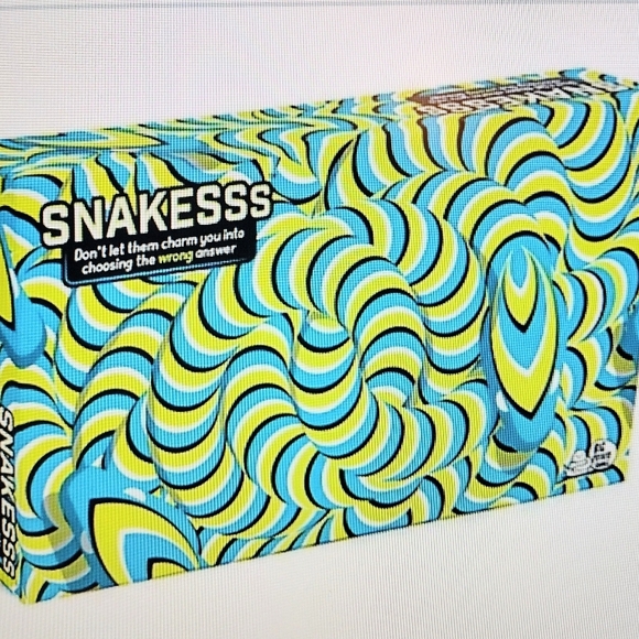 Snakesss by Big Potato Games Party Trivia Game Brand New Card Game - Picture 1 of 9